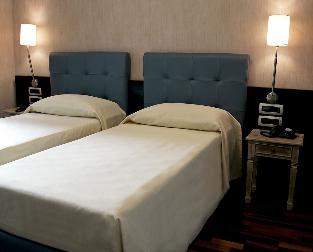 Single Room photo 2