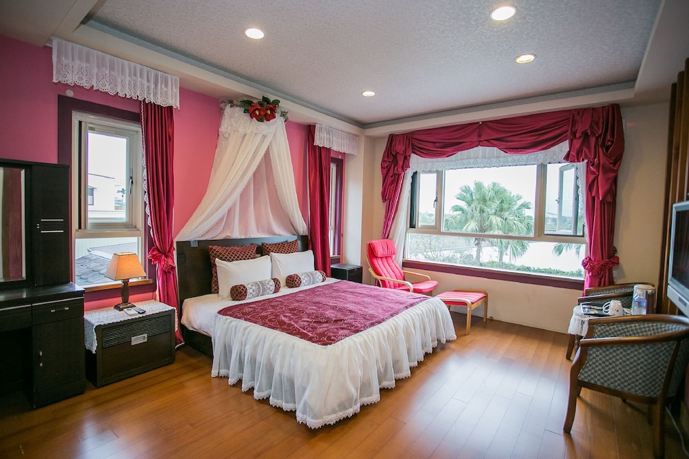 Deluxe Double Room, 1 Double Bed photo 1