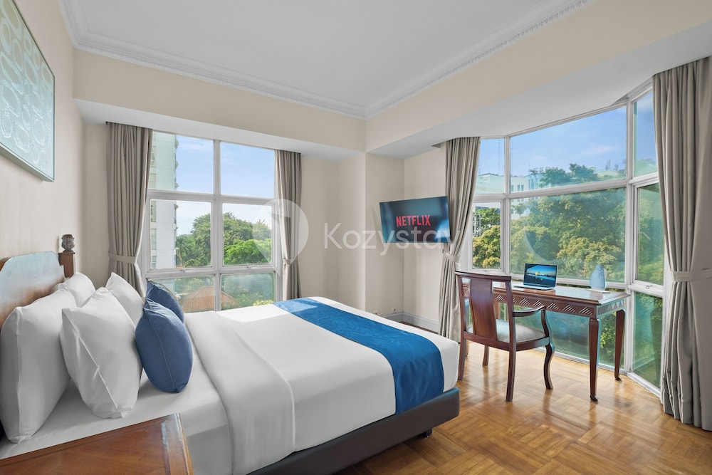 Classic Apartment, 3 Bedrooms, City View