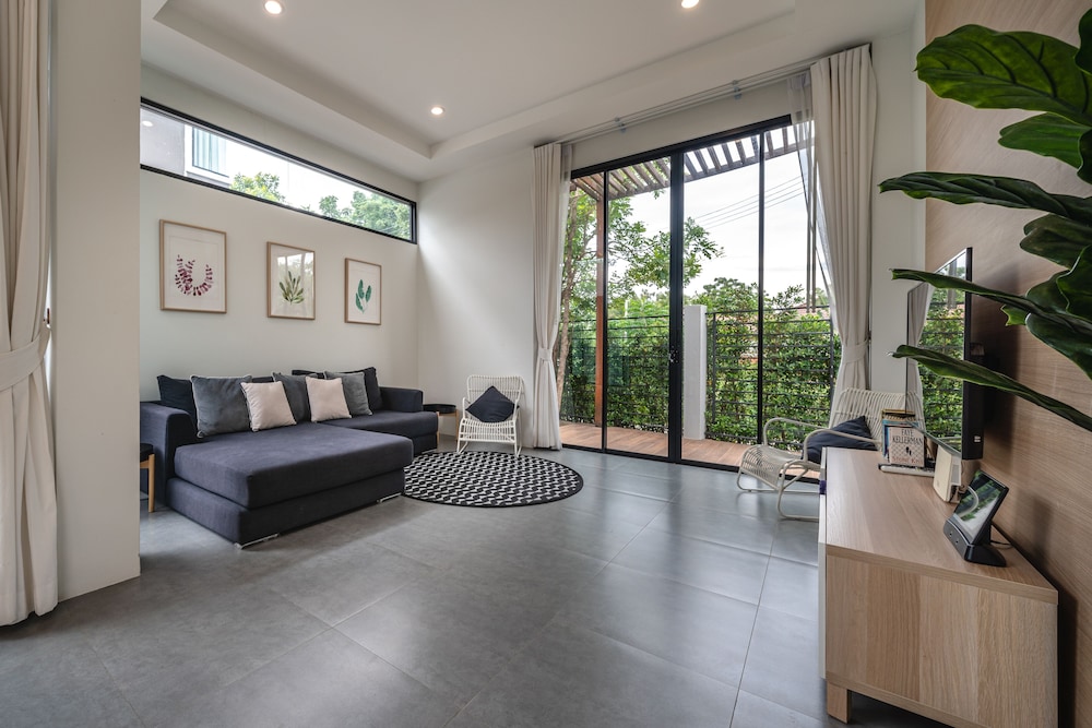 2BR Hidden Gem Garden Pool Villa - Photo 10