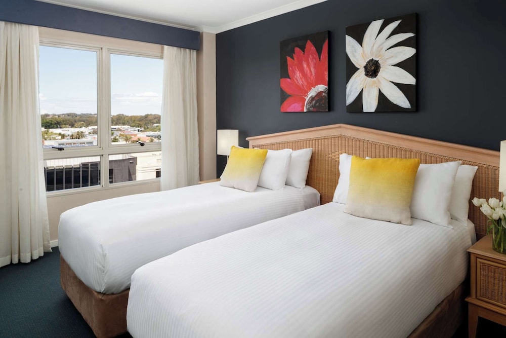 Three Bedroom Apartment - Water View - Photo 3