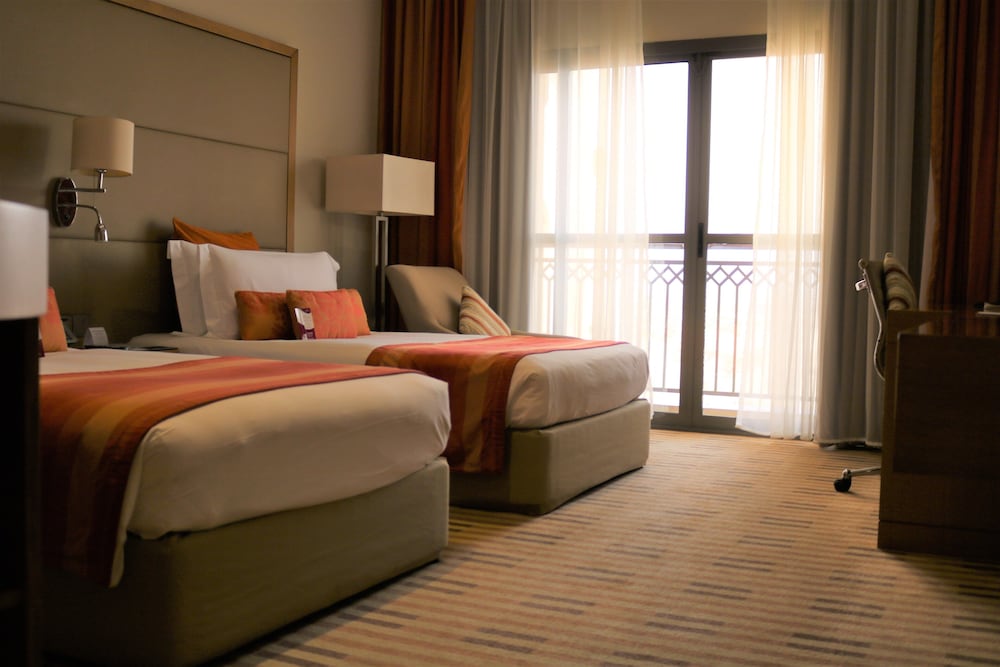 Standard Room, 2 Twin Beds, Balcony - Photo 3