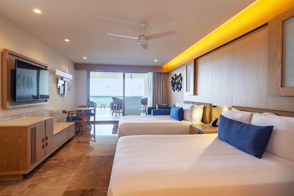 Luxury Chairman Two Bedroom Suite Ocean Front Diamond Club - Photo 33