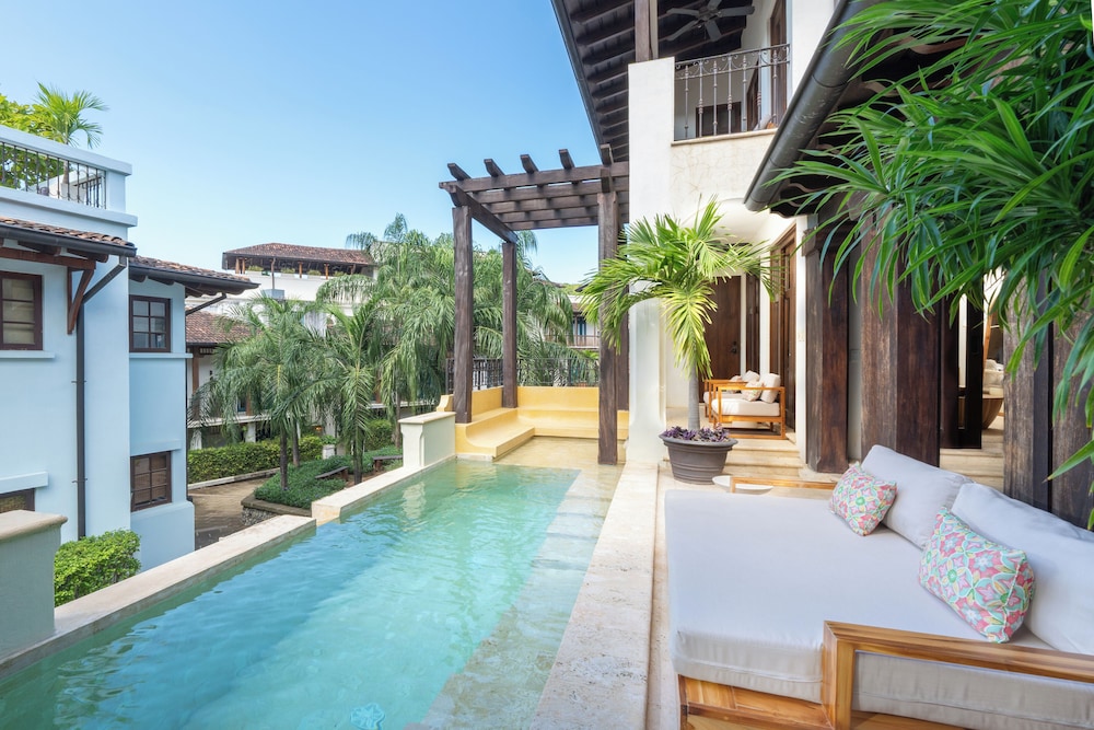 Deluxe Townhome, Multiple Beds, Private Pool, City View (5 Calle la Ronda | 4 BR | 4 BA)