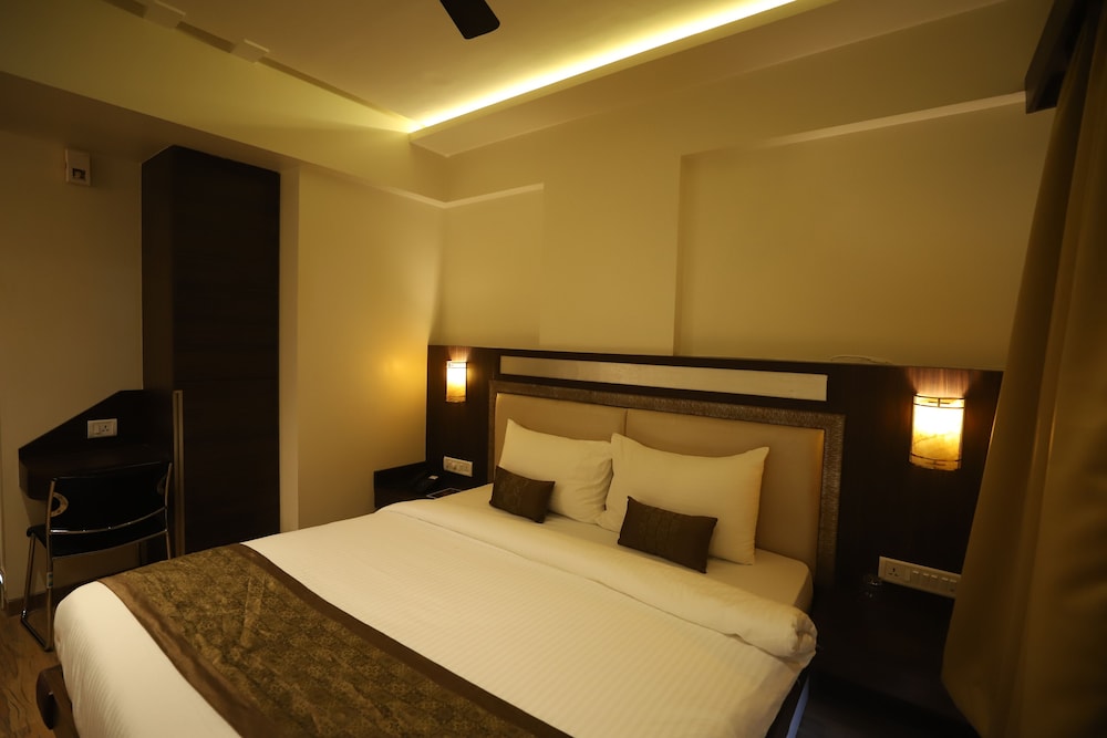 Golden Room - Photo 11