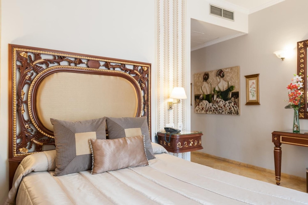 Deluxe Double Room, Balcony - Photo 5