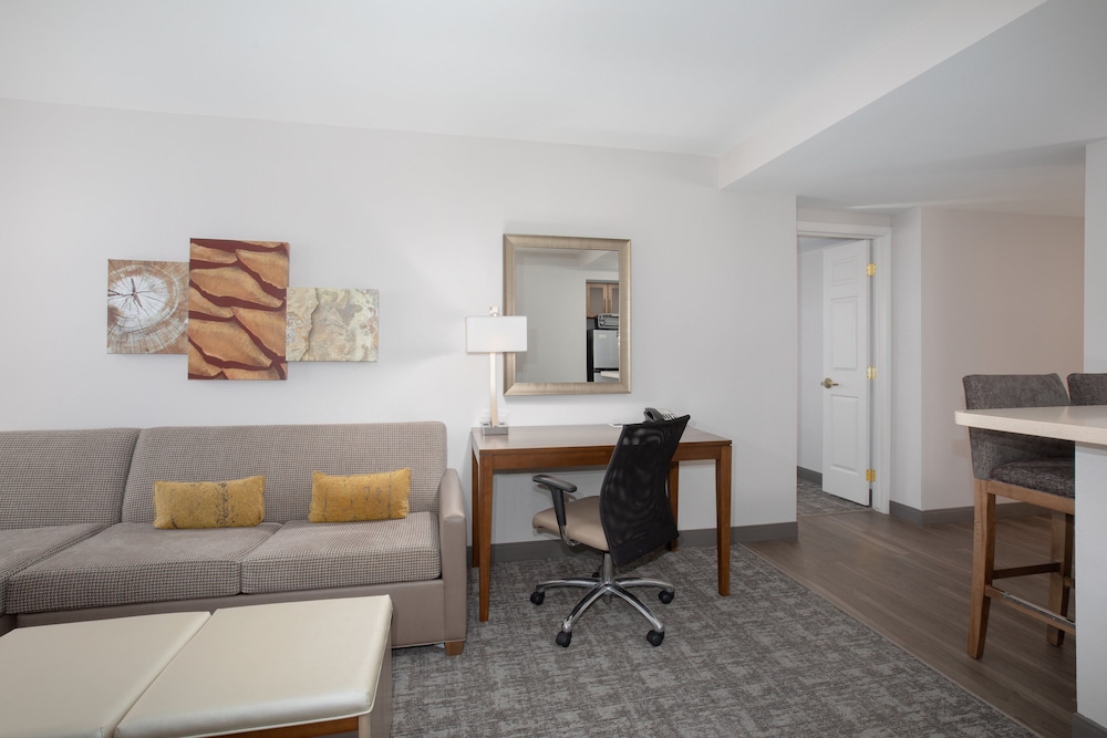 Suite, 2 Bedrooms, Accessible, Kitchen (Communications) thumbnail 6
