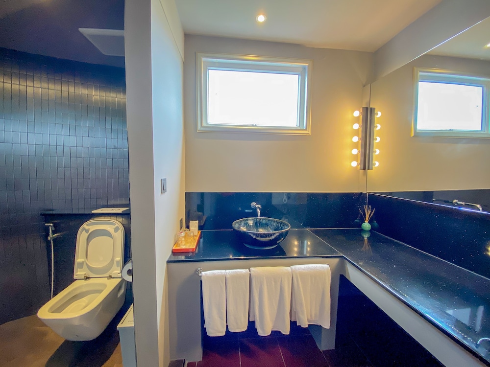 Executive Suite Room - Photo 12