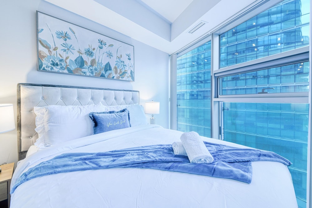 Premium Apartment, 1 Queen Bed with Sofa bed thumbnail 6