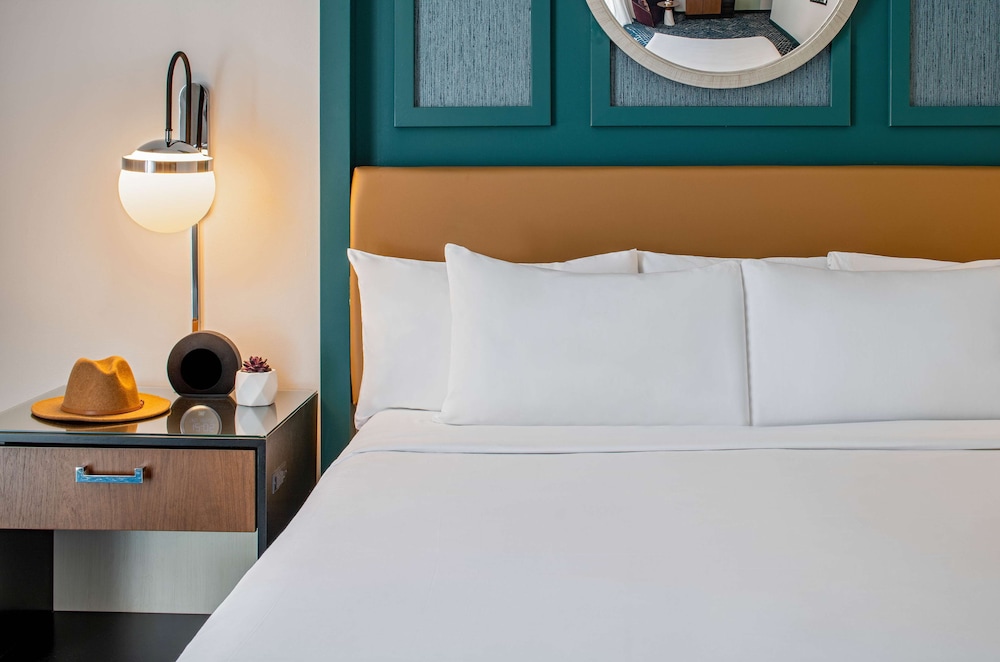 Room, 1 King Bed (Bourbon Street) - Photo 4