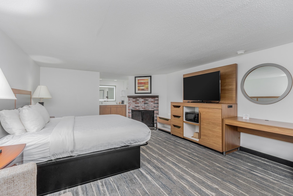 Standard Room, 1 King Bed (Seasonal Fireplace) photo 1