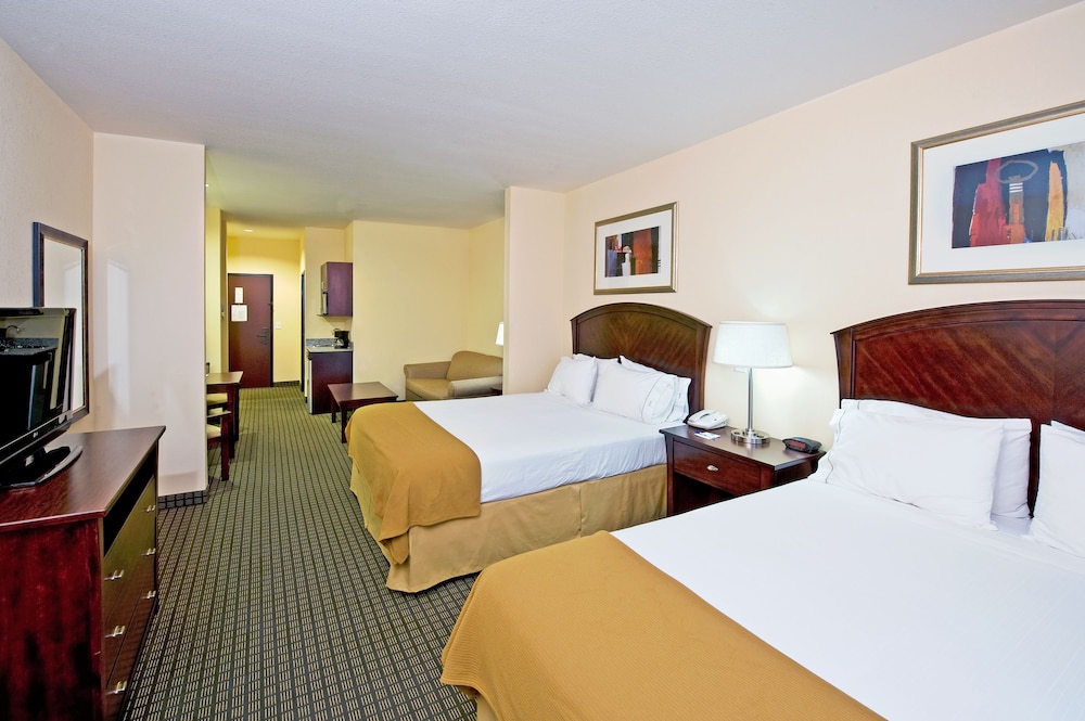 Standard Room, 2 Queen Beds, Accessible, Non Smoking (Communications) - Photo 3