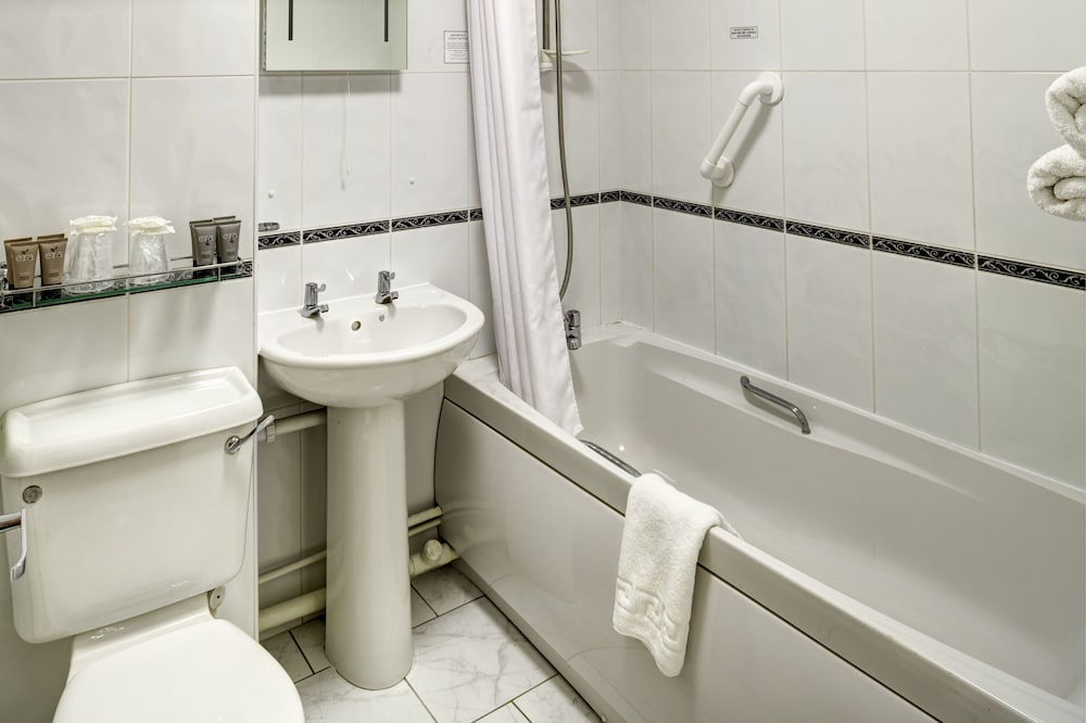 Comfort Room, Multiple Beds, Non Smoking - Photo 5