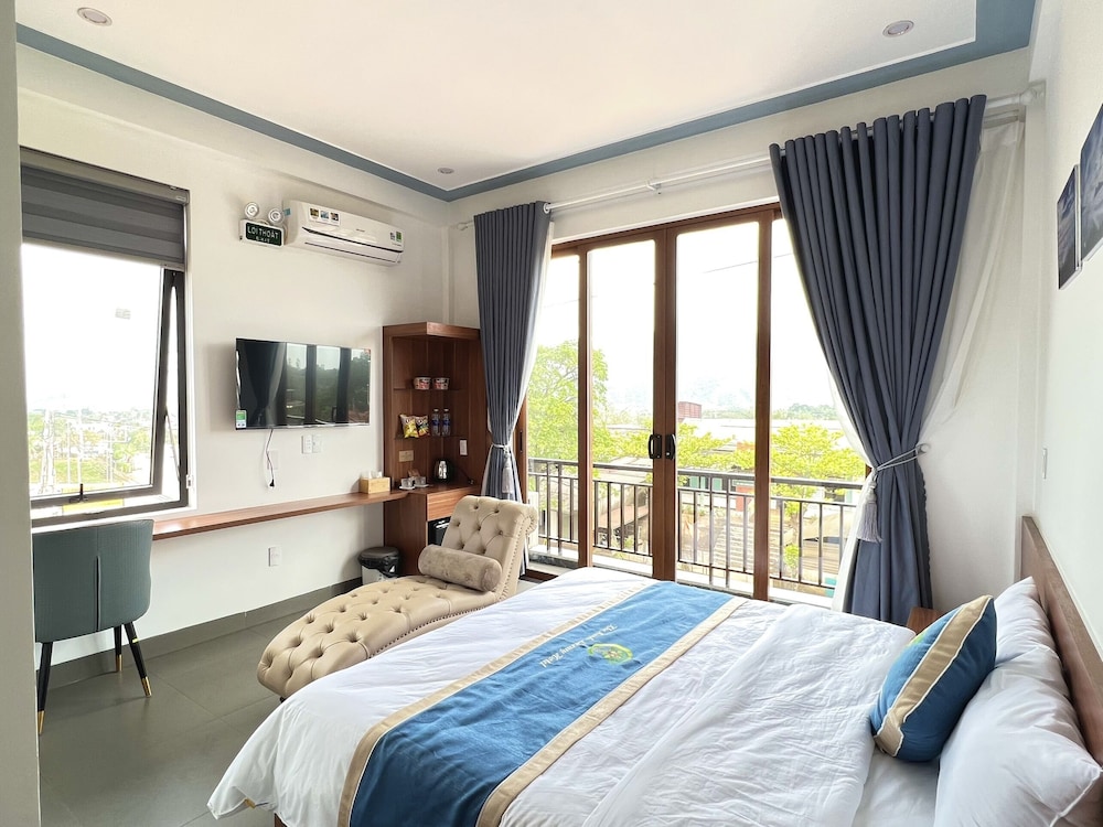 Deluxe Double Room Single Use, City View