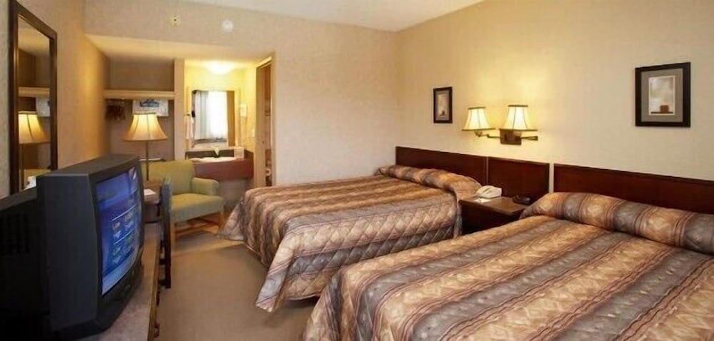 Standard Room, 2 Double Beds - Photo 1