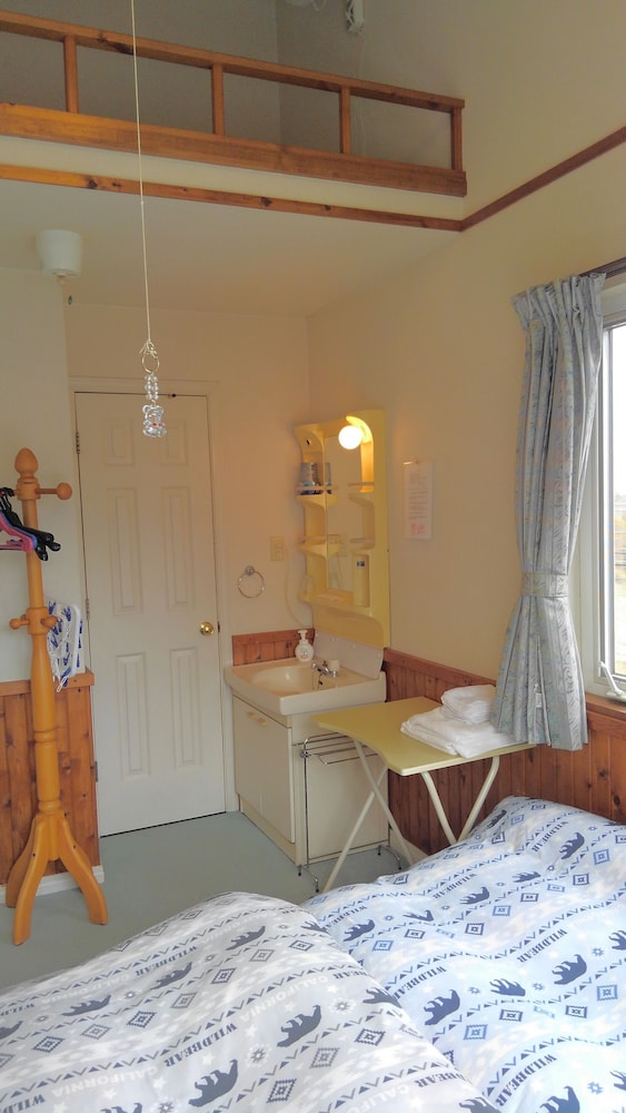Twin Room with Two Meals (Extra Room Provided for 3-4 Guests) photo 1