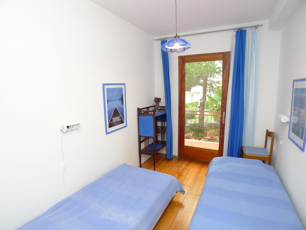 Apartment (3 Bedrooms)