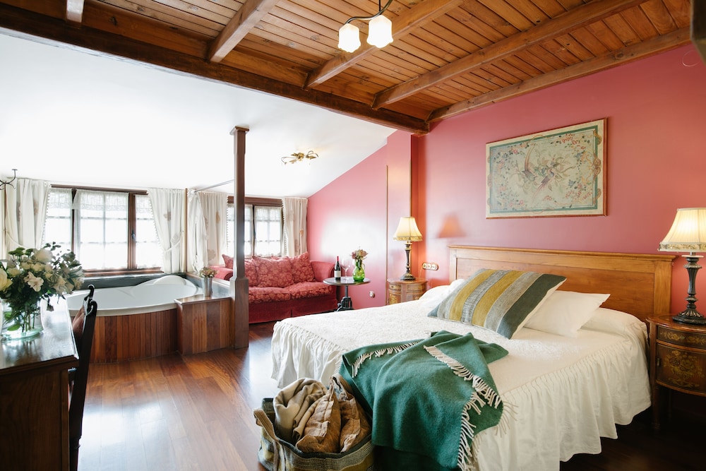 Superior Suite - Photo 1