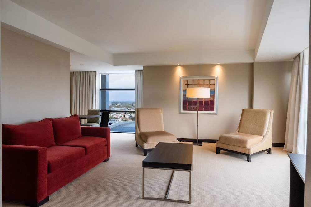 Suite, 1 King Bed, Corner (Executive Floor)