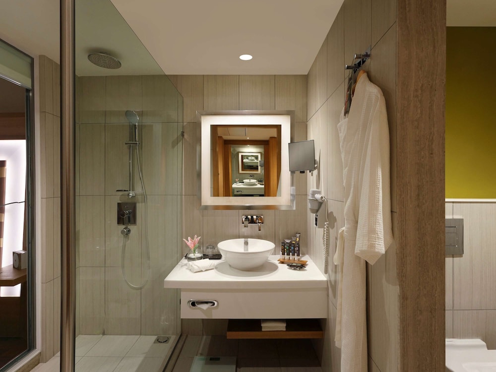 Executive Room King Bed with Additional Privileges