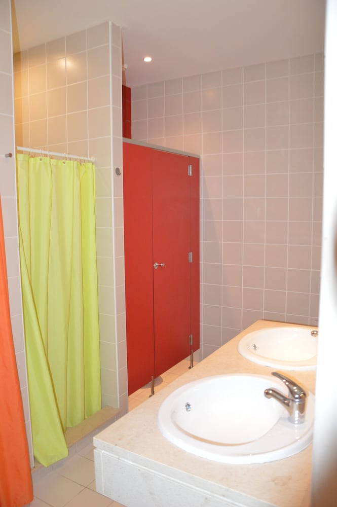 Bed in Shared Woman Only Dormitory ( 4 pax) photo 2
