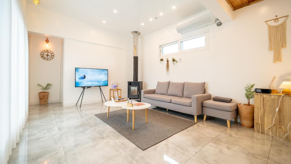 Basic Room, 2 Bedrooms (PRIVATE PURPLE (Dokchae)) photo 1