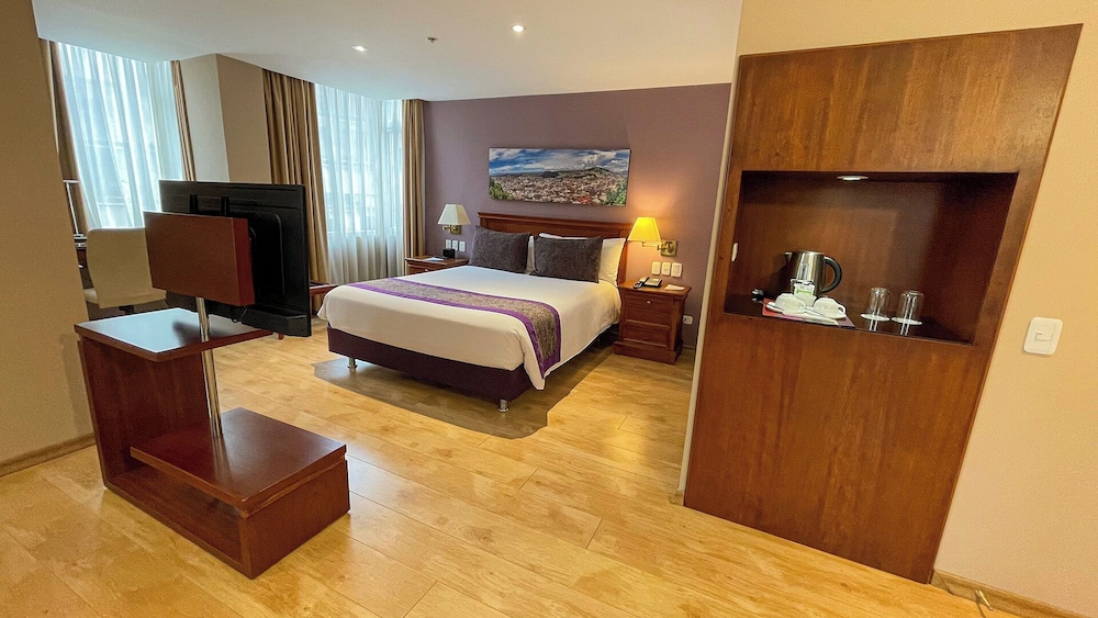 Executive Suite, 1 Queen Bed - Photo 6