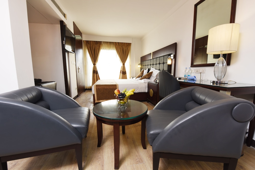 Luxury Suite, 1 King Bed, City View