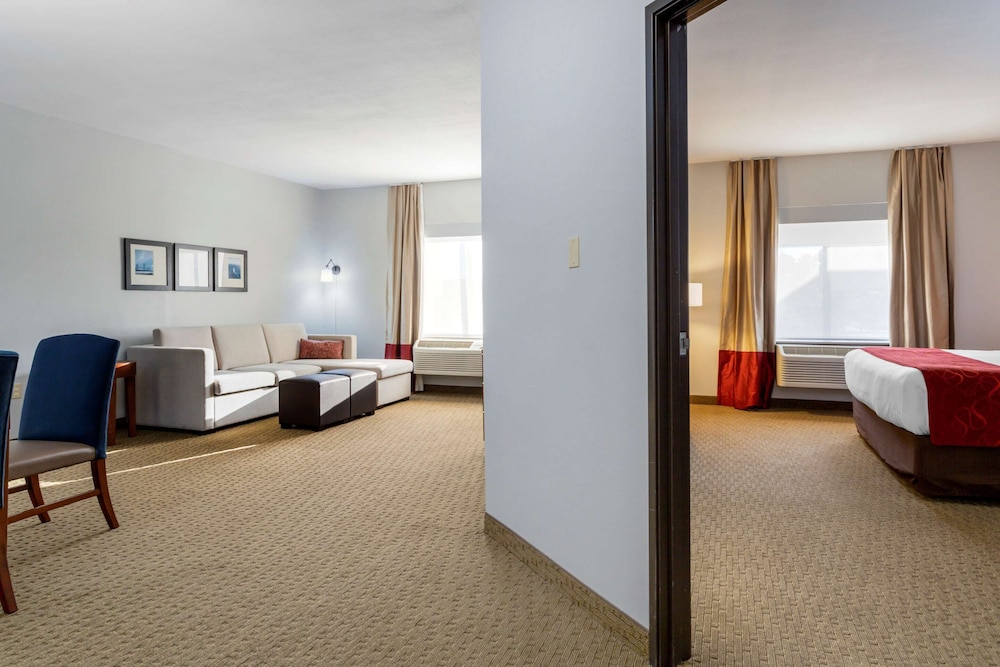 Suite, Multiple Beds, Non Smoking photo 1