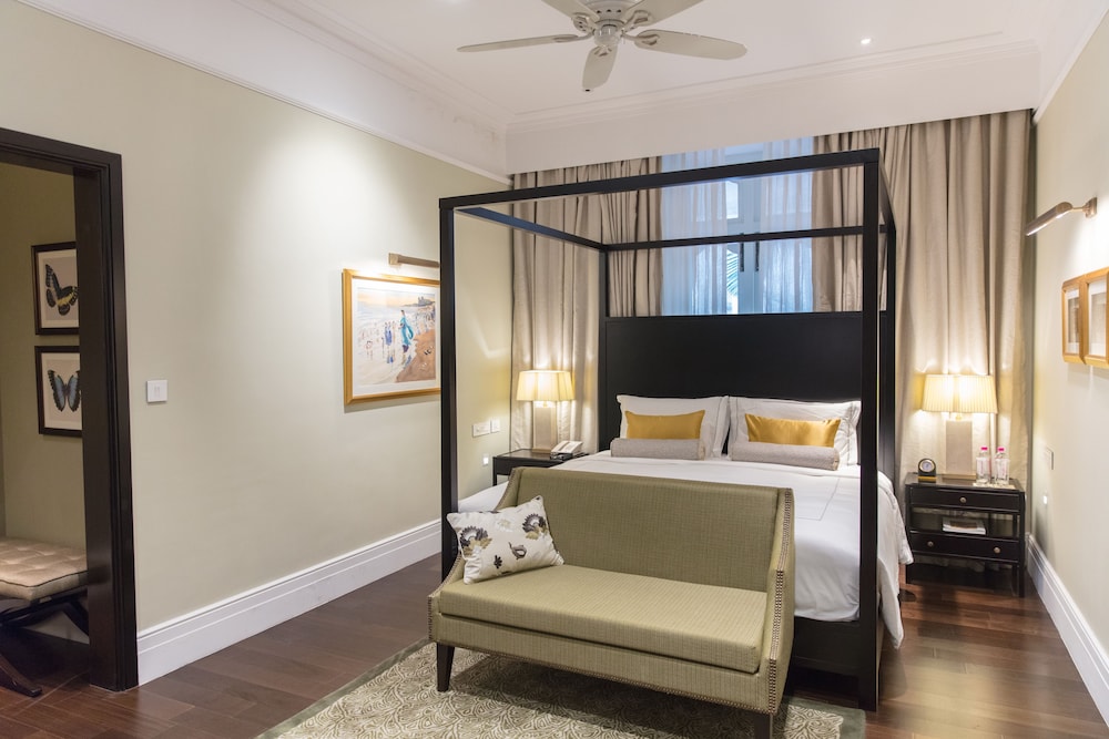Colonial Suite