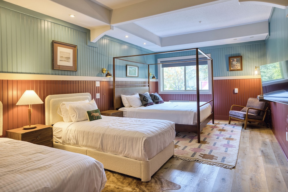 Family Room, Multiple Beds