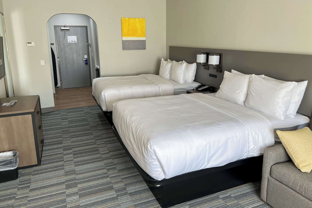 Suite, Multiple Beds, Accessible, Non Smoking - Photo 1