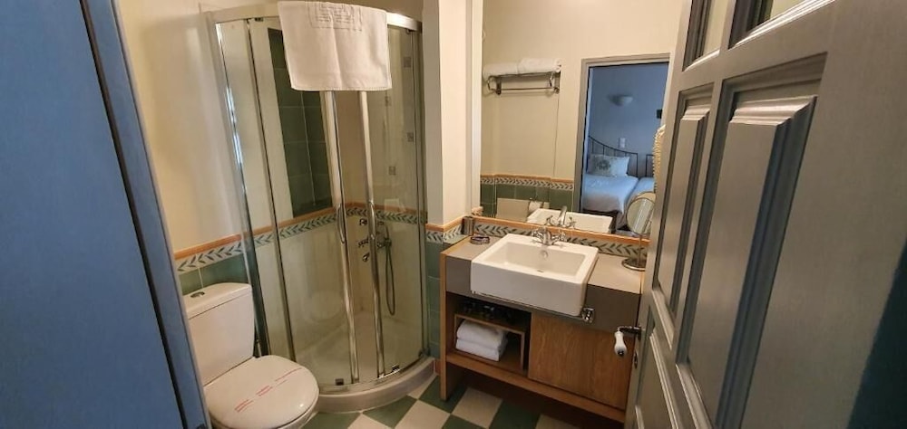 Standard Double or Twin Room photo 3
