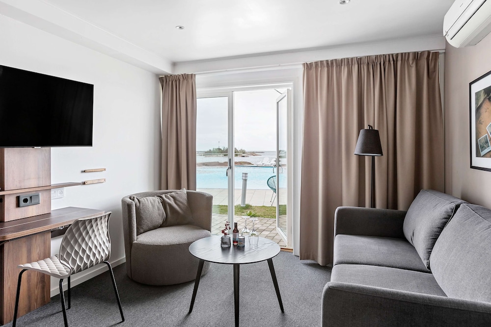 Suite, Multiple Beds, Non Smoking, Sea View - Photo 5