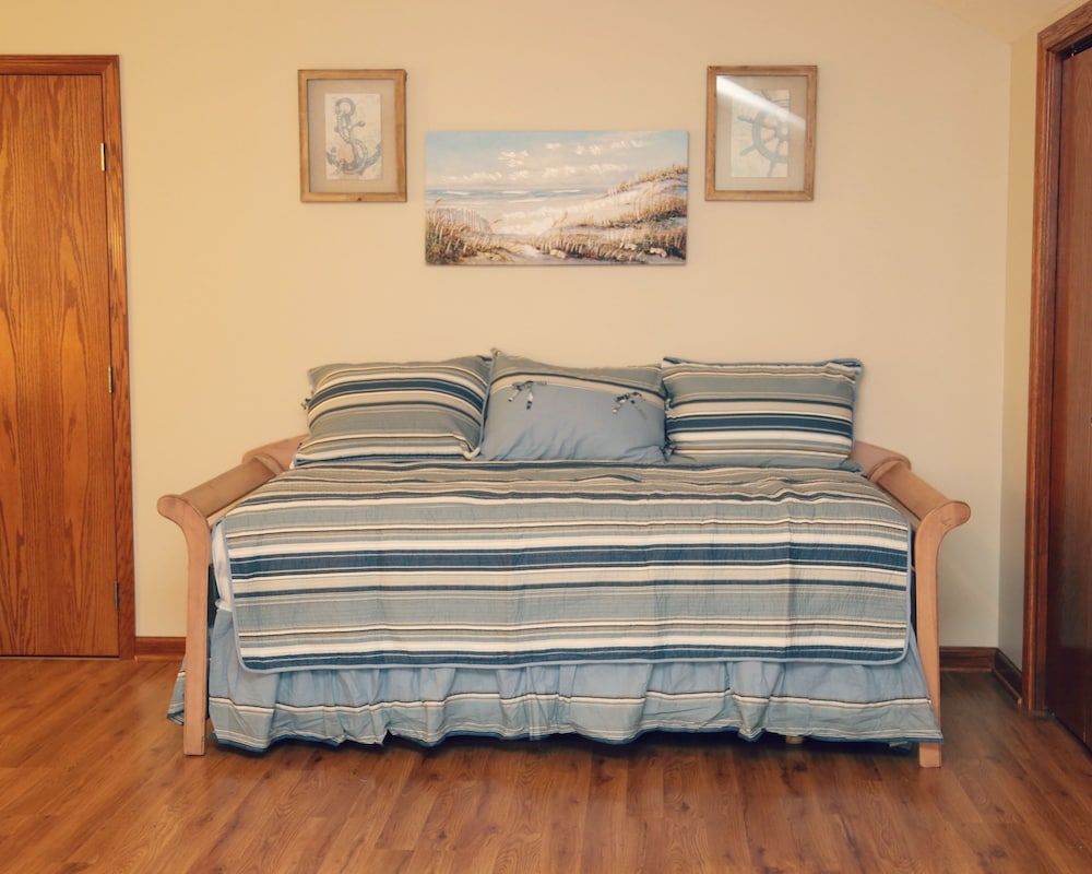 House, 5 Bedrooms, Beachfront photo 1