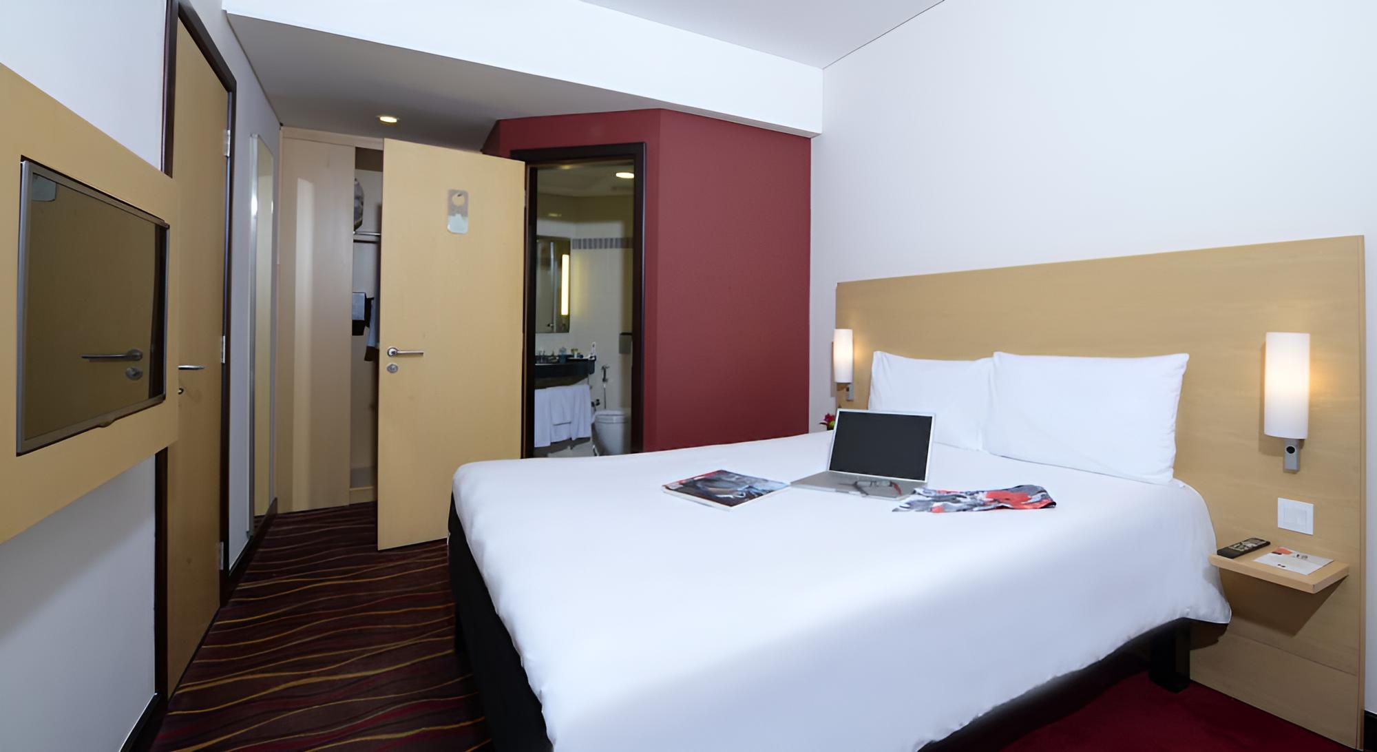 Superior Room, 1 Double Bed, Partial Sea View photo 2