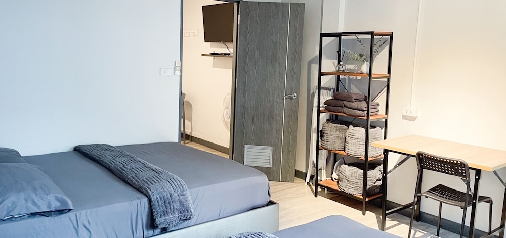 Family Quadruple Room, Kitchenette, City View photo 2