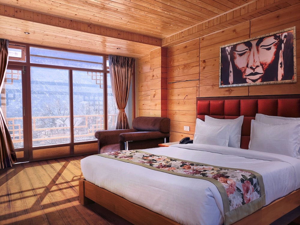 Premium Room, 1 Double Bed, Balcony, Mountain View photo 1