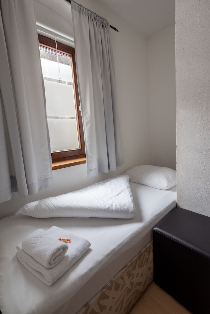 Premium Triple Room, Ensuite, Mountain View (und Balkon) - Photo 3