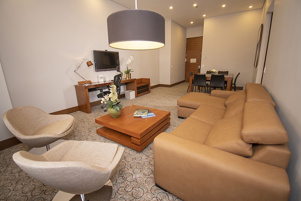 Presidential Suite, Club Lounge Access photo 3