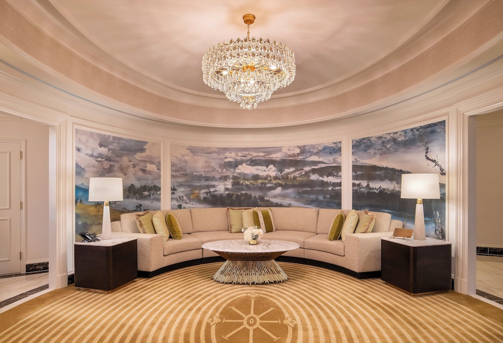 Suite, 1 King Bed (Theodore Roosevelt, Wash Monmt View)