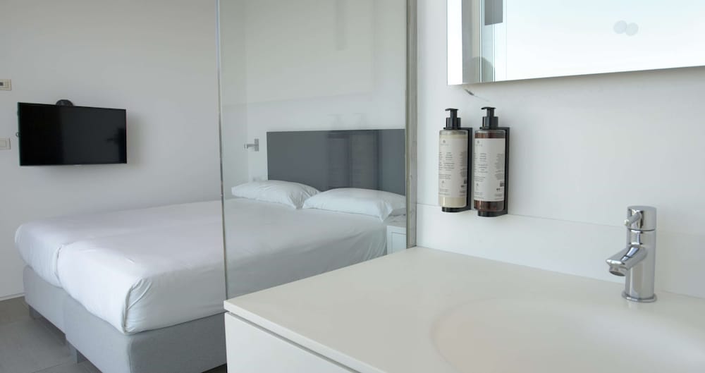 Suite, 3 Bedrooms, Private Pool, Sea View (Infinity Elegance)