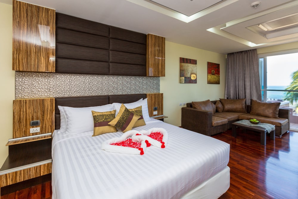 Jacuzzi Suite - Photo 6