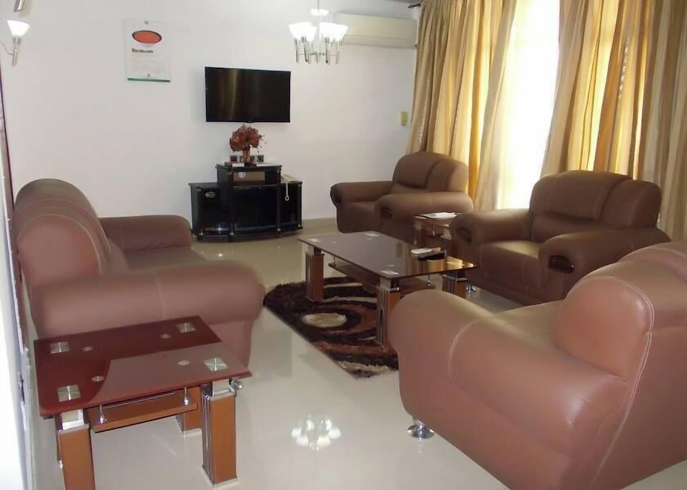 Family Room, Balcony, City View photo 1