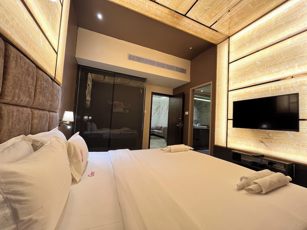 Luxury Suite