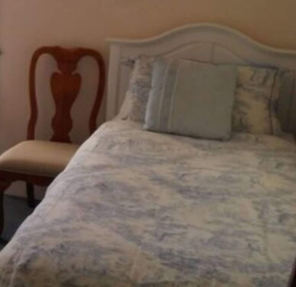 Single Room photo 2