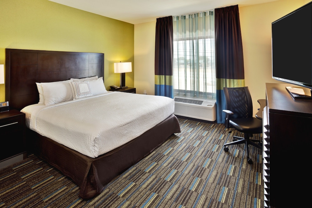 Executive Suite, 1 King Bed with Sofa bed (Mobility/Hearing Accessible, Tub)