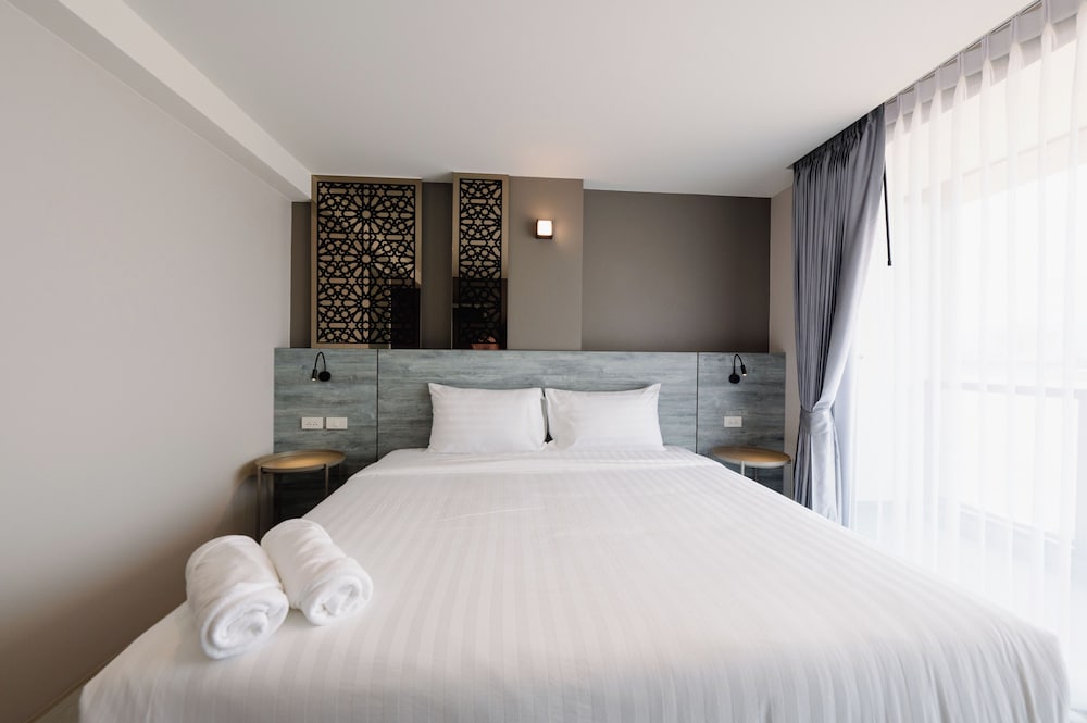 Standard Double Room, River View - Photo 3