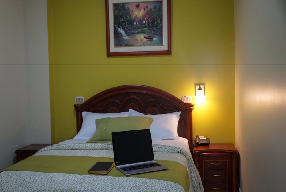 Basic Single Room, 1 Twin Bed, Private Bathroom photo 2