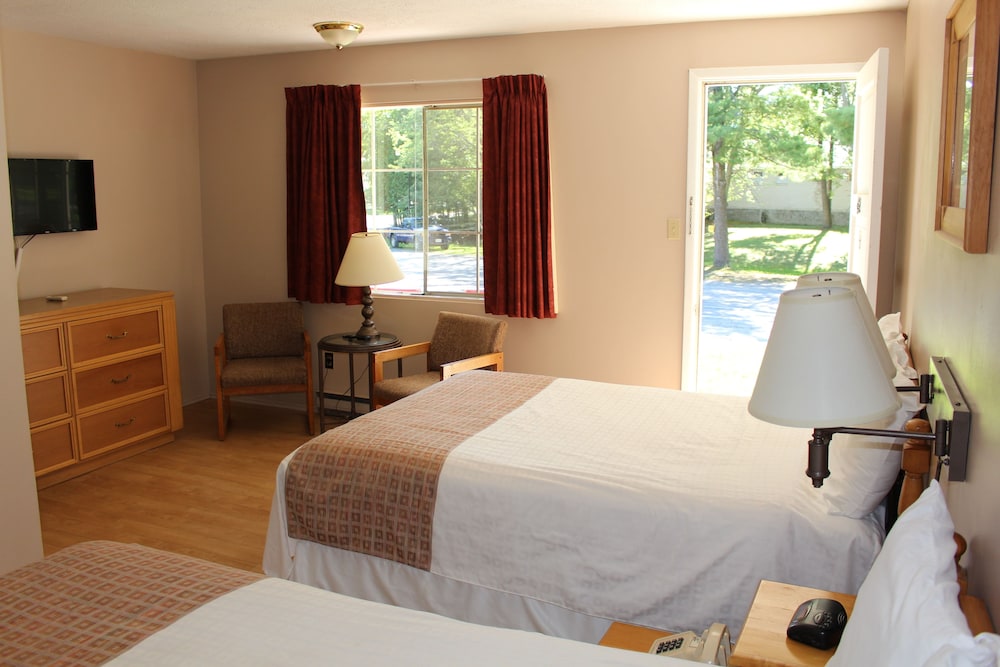 Standard Room, 2 Double Beds (Tennis Court Section)